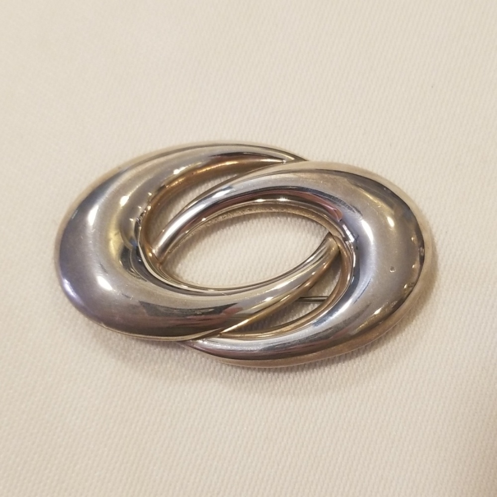 Beautiful Sterling silver Women’s Brooch